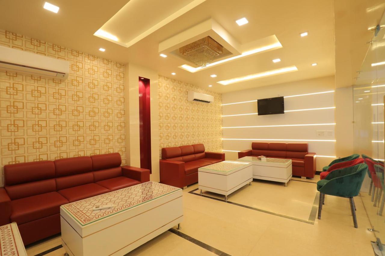 Hotel Sahib'S Red Carpet - The Family & Corporate Hotel Agra  Bagian luar foto